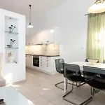 Casa Nileas For Cycladic Summer Living Right On The Bay And Beach! Vakantiehuis Piso Livadi