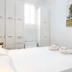 Casa Nileas For Cycladic Summer Living Right On The Bay And Beach! * Piso Livadi